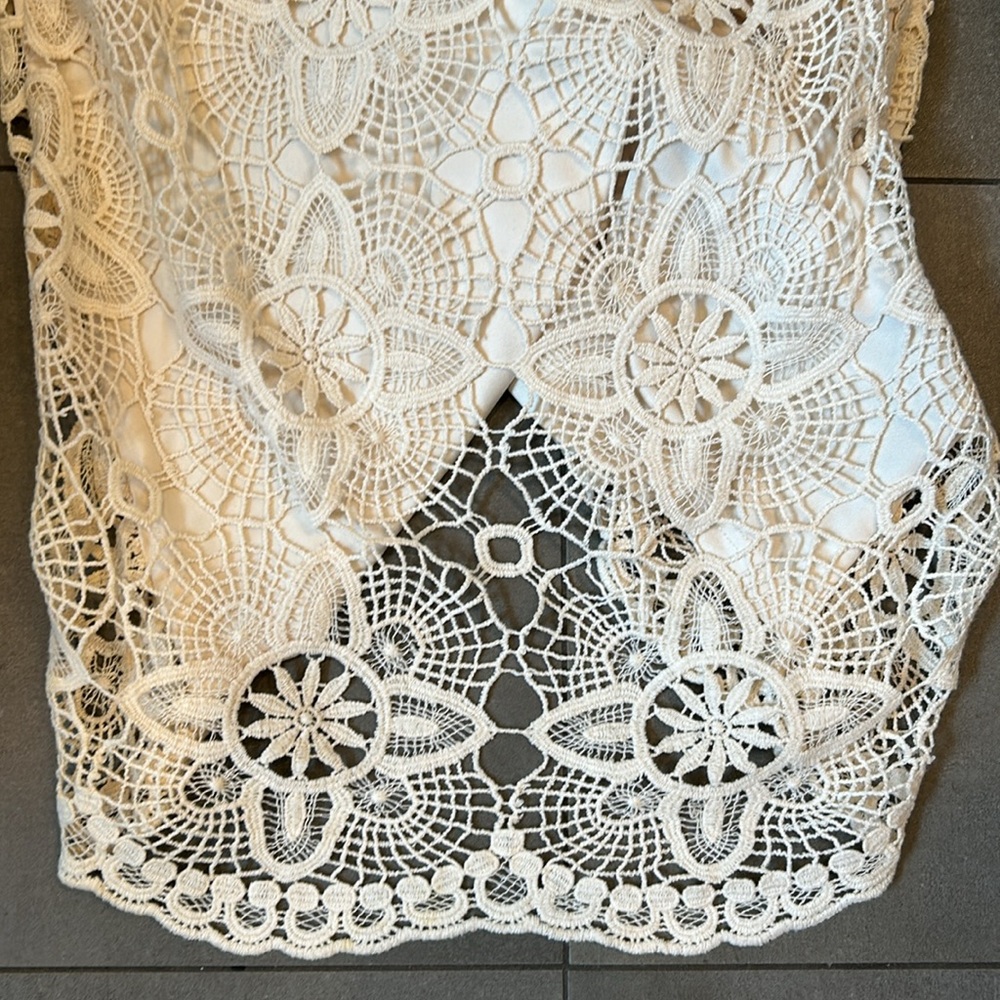 AQUA Off White Crocheted Off White Mini Skirt - Picture 2 of 11